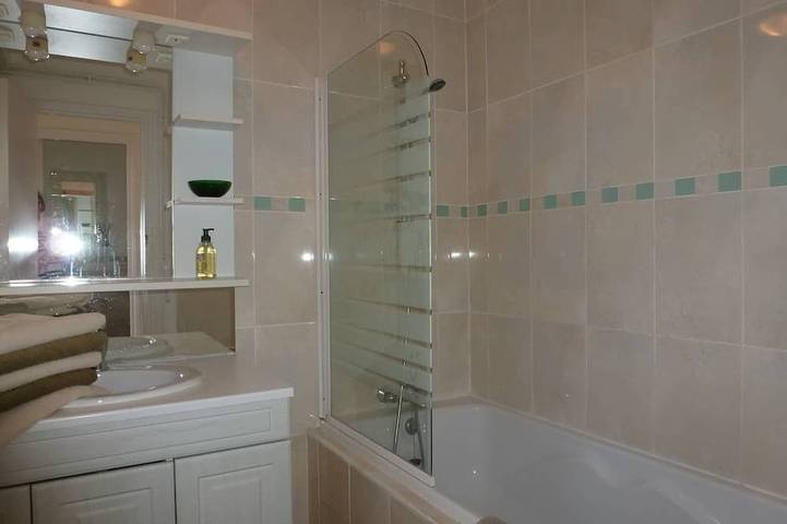 Location de vacances pour 4 personnes, avec terrasse ainsi que jardin et piscine à Capestang - 4