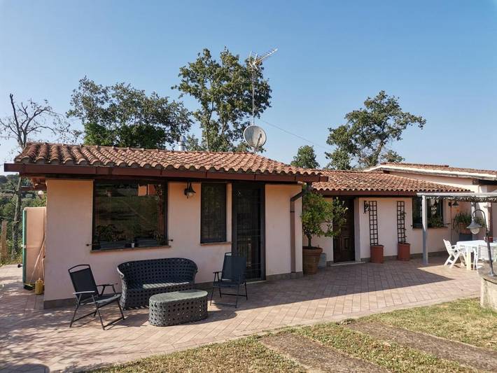 Casa vacanza per 8 persone, con giardino e panorama nonché piscina a Sacrofano