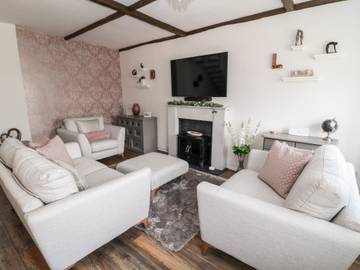 Log Cabin for 4 People in Torquay, Torbay, Photo 3