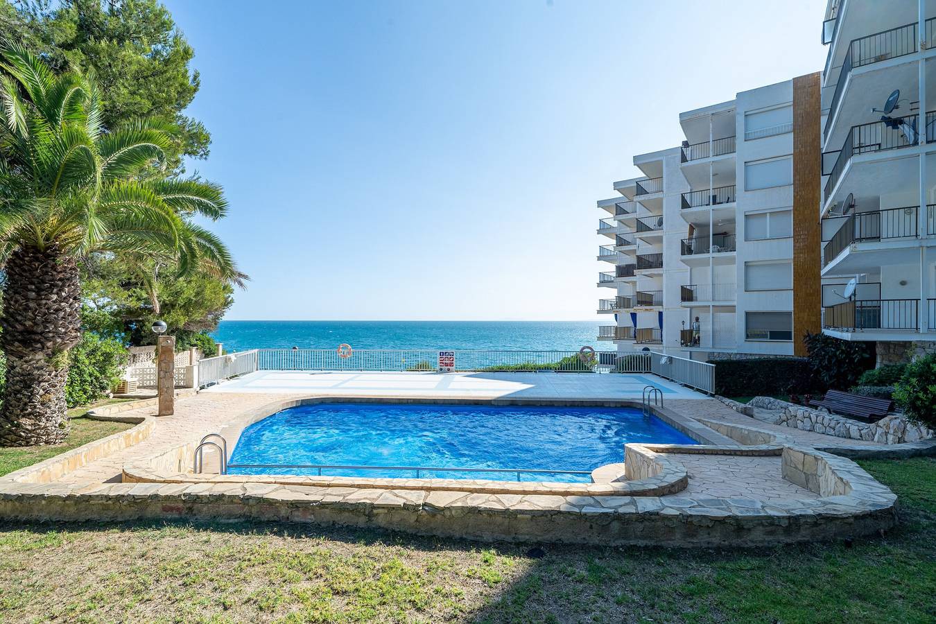 Entire apartment, Apartment 'Cap Salou' with Sea Views, Private Pool, Air Conditioning and Wi-Fi in Salou, Costa Dorada