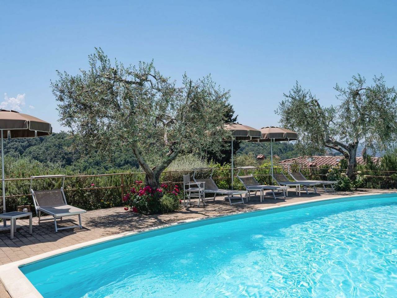 Geheel appartement, Landgut "Rondine" mit Garten, Grill und Terrasse in Poggibonsi, Chianti