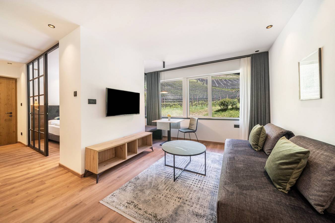 Ganze Wohnung, Ferienwohnung 'Thanhammer Kreuth' mit Bergblick, Gemeinschaftsterrasse und Schwimmbad in Oberkreuth, Terlan