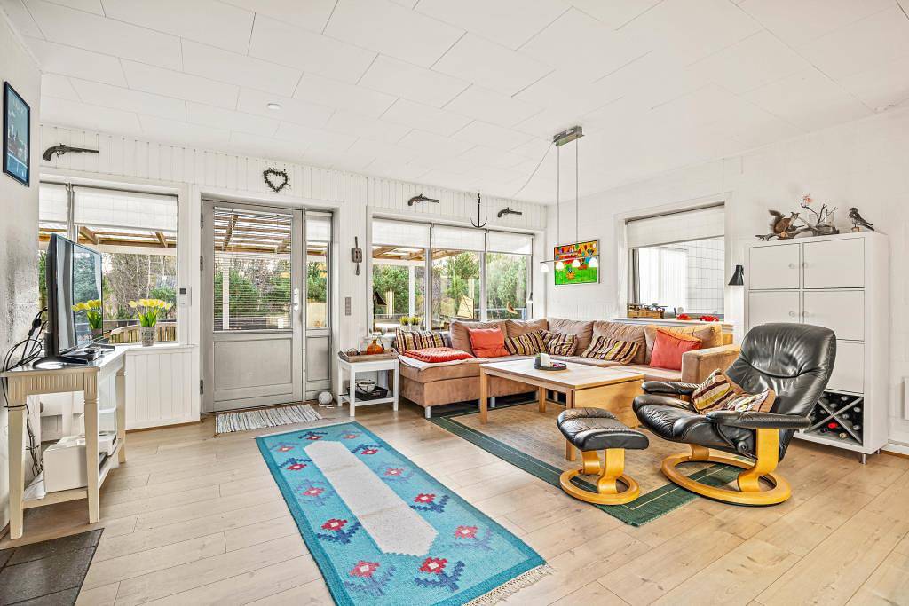 Großzügiges Ferienhaus mit Kamin und Whirlpool in Houstrup in Houstrup, Varde