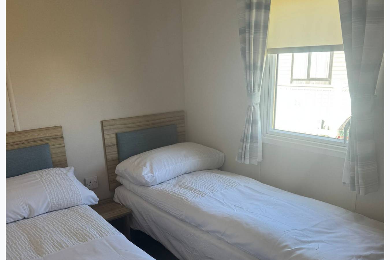 Caravan - Sleeps 6 - Parking in Lossiemouth, Moray