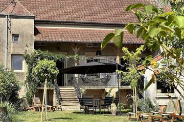 Location de vacances pour 5 personnes, avec balcon et jardin, animaux acceptés à Saint-Boil