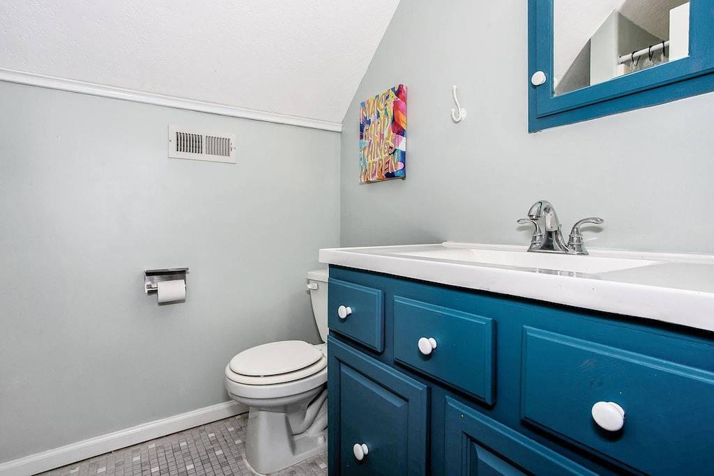 Spacious 2,500 Sq Ft Wichita Home -3 Showers-2 Tubs-Near Base & Arena in Wichita, Kansas