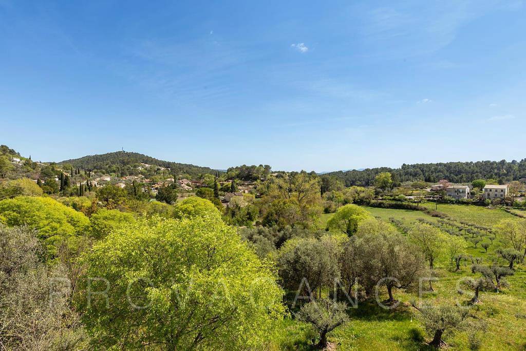 Villa mit Garten und Pool in der mittelalterlichen Stadt Callas in Callas, Draguignan Region