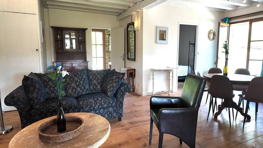 Location de vacances pour 7 personnes, avec piscine et jardin à Roussines - 3