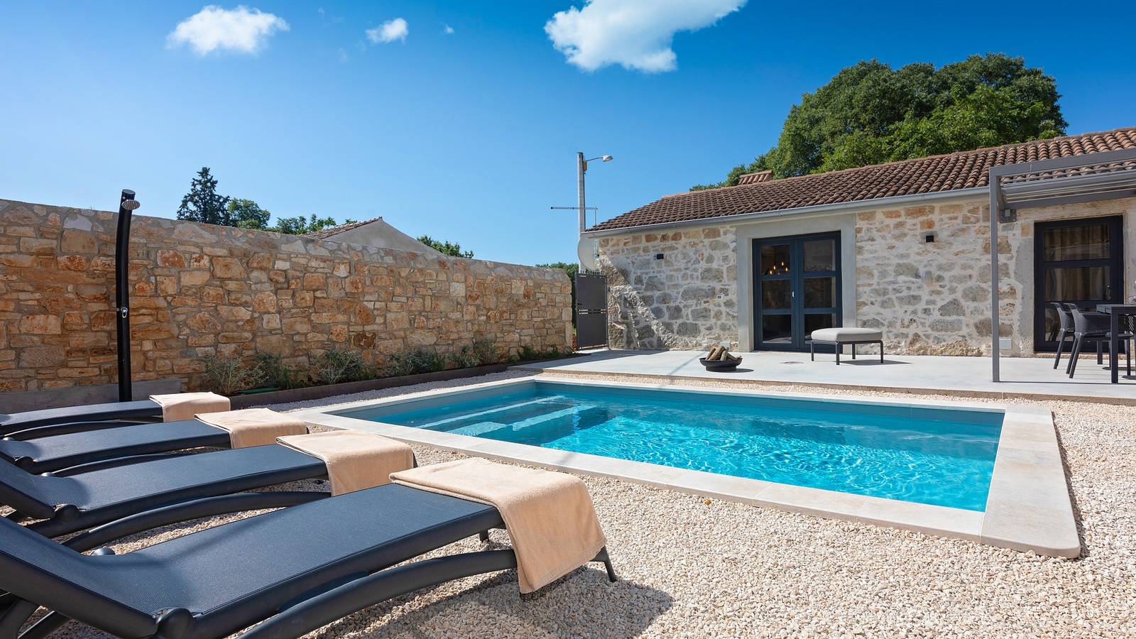 Villa Dvori by Villas Guide in Kosinozici, Porec und Umgebung