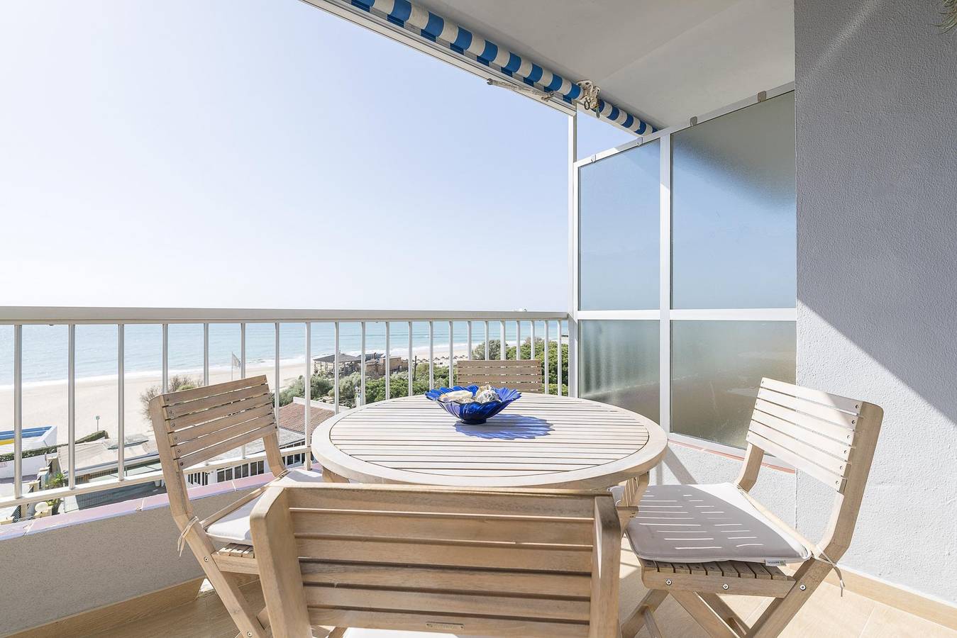 Apartamento vacacional entero, Balcon Parque Atlantico - Fantástico apartamento en primera línea con Wifi gratis. in Playa La Costilla, Rota 