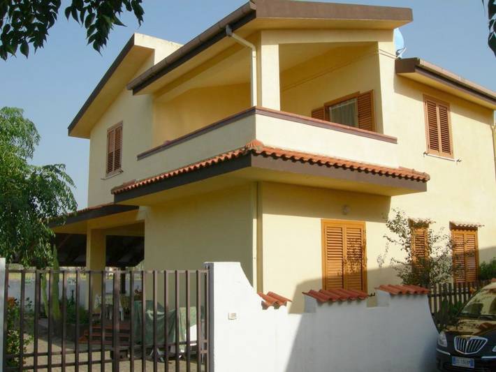 Appartamento per 5 persone, con Balcone e Terrazza nonché Giardino e Panorama a Nicotera