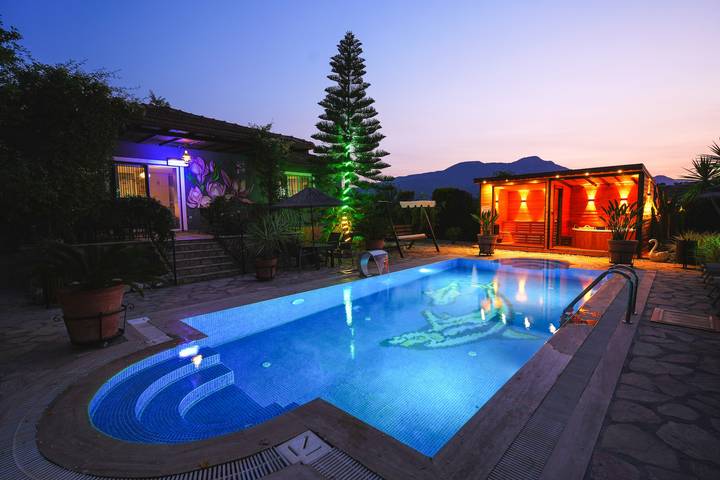 Ferienhaus für 8 Personen, mit Garten und Pool sowie Whirlpool, mit Haustier in Ägäisregion - 2