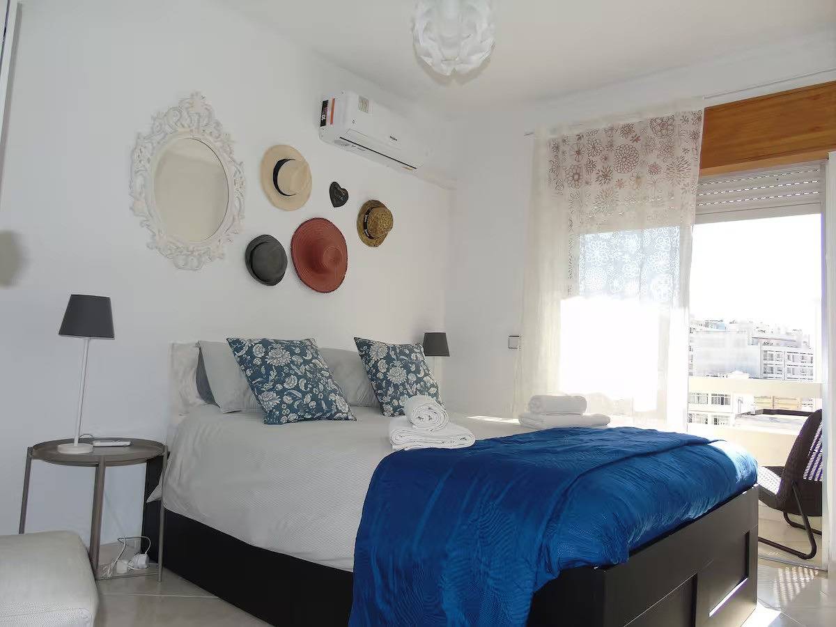 Apartamento vacacional entero, 2 bed - Sleeps 4 - Balcony - City Centre in Sé (Faro), Faro (Portugal)