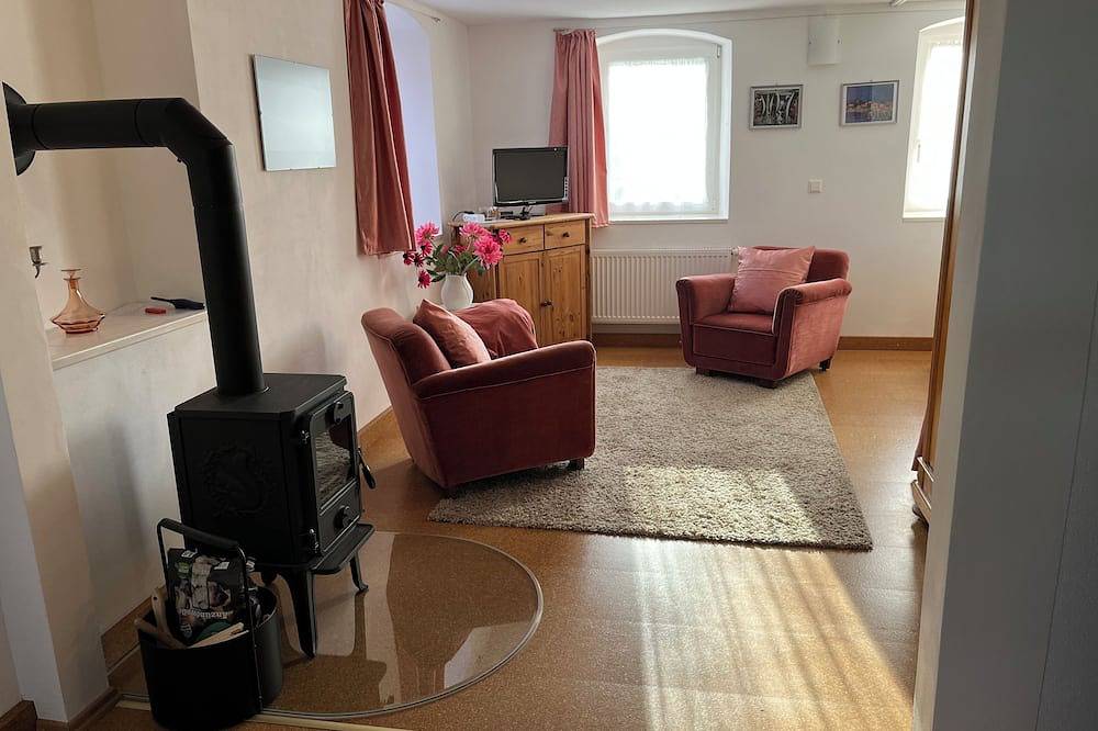 Ganze Wohnung, Ferienwohnung im ehemaligen Bauernhaus mit großem Wiesengrundstück in Rammenau, Oberlausitz-Niederschlesien
