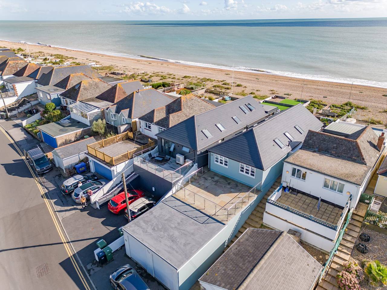 Oceanfront Bungalow with Stunning Beach Views in Pevensey, East Sussex