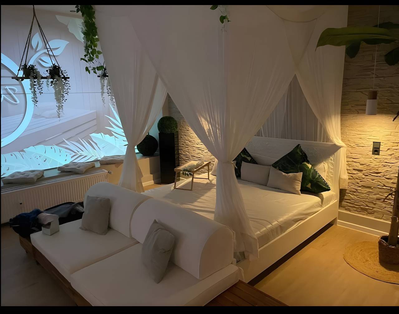 Ganze Wohnung, Apartment „Luxus Spa Wellness“ mit Wlan und Klimaanlage in Heiligenhaus, Kreis Mettmann