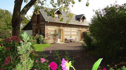 Gîte pour 4 personnes, avec terrasse et jardin à Les Grandes-Ventes