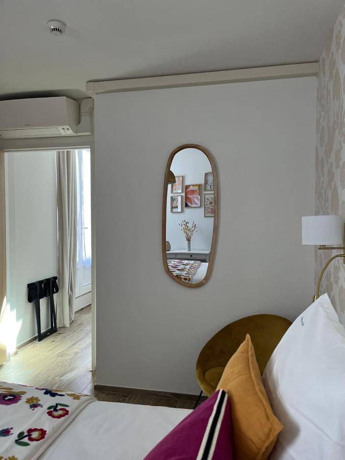 Hôtel Échappée en Baie - Chambres climatisées -Parking privé gratuit dont forfaits bornes électriques réservable in Saint-Valery-sur-Somme, Région d'Abbeville