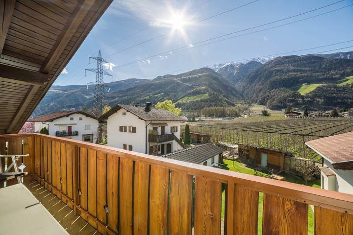 Ganze Wohnung, Ferienwohnung 'Typ A Pöder's Haus' mit Bergblick, Gemeinschaftsgarten und Wlan in Naturns, Ortleralpen