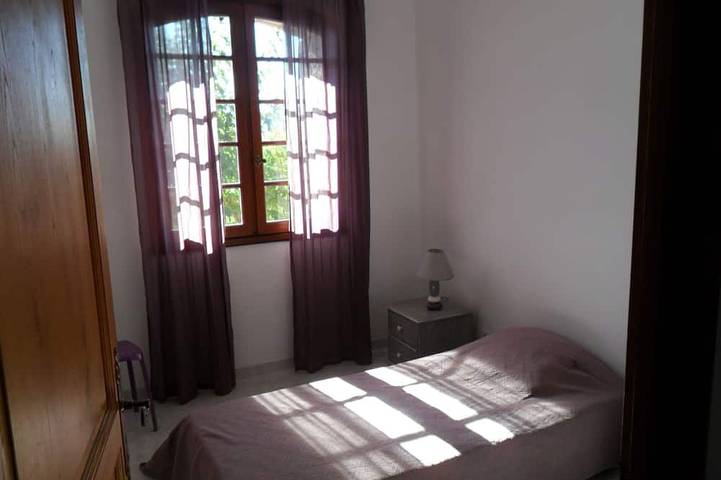 Location de vacances pour 12 personnes, avec jardin et terrasse, animaux acceptés à Aléria - 4