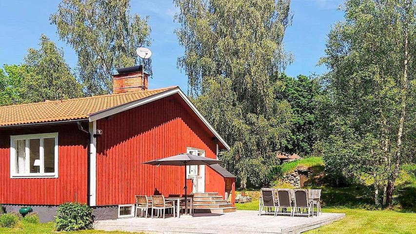 Hus för 3 Personer, med trädgård samt bastu och bubbelpool i Norrköping