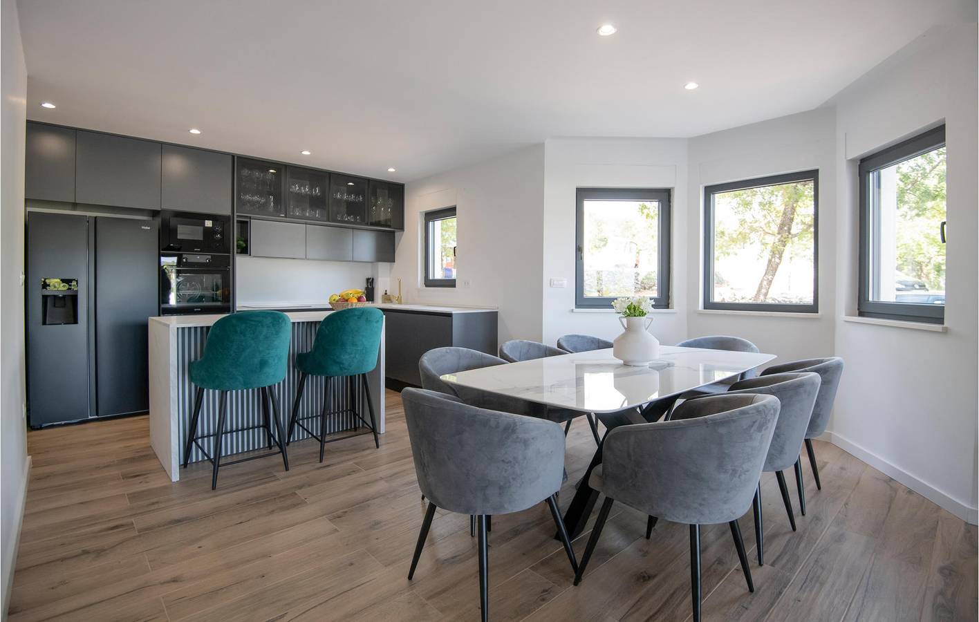 Modernes 200 m² großes Apartment mit Pool, Terrasse und WLAN in der Nähe des Flusses in Imotski, Makarska Riviera