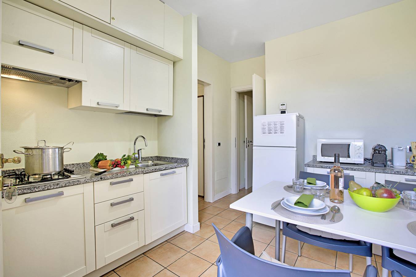 Ganze Wohnung, Ferienwohnung für 4 Personen mit Terrasse in Porlezza, Gemeinde Porlezza