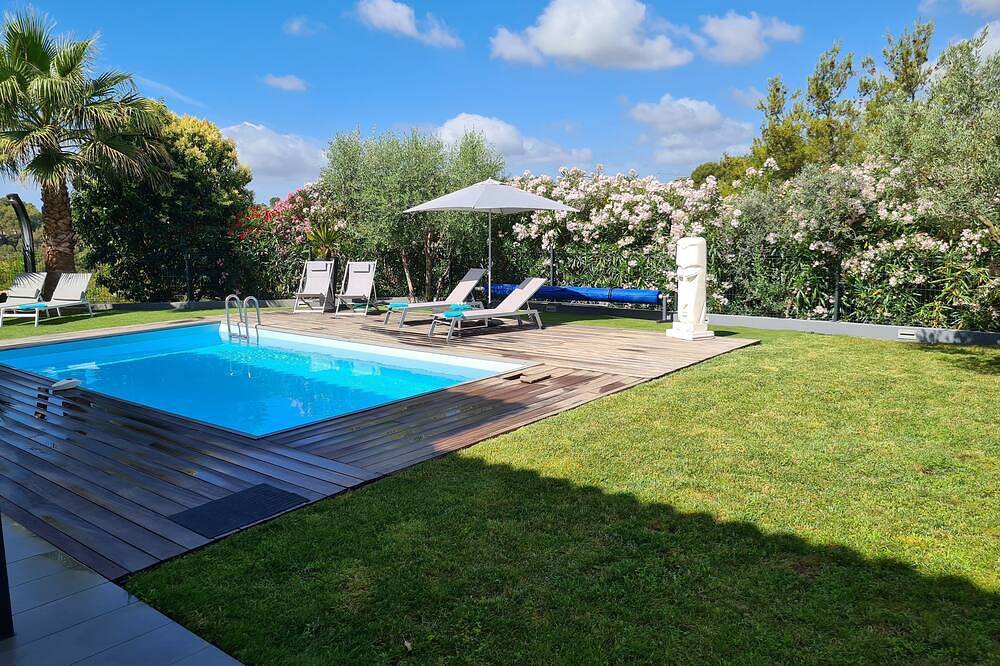 Dix Minutes Du Bord De Mer, Villa Climatisee Pour 6 Personnes  Avec Piscine. in La Gaude, Côte méditerranéenne (France)
