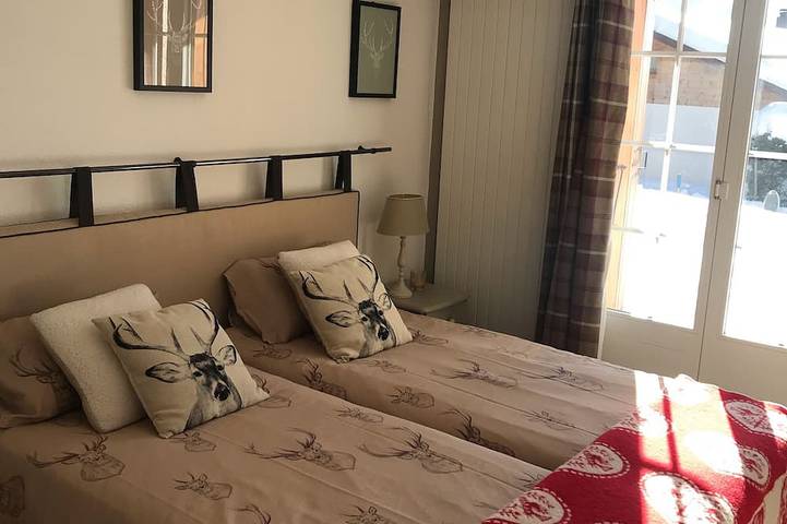 Apartamento entero, Apartamento de 2 dormitorios en Chalet para esquí / verano.  Fantásticas vistas de los Alpes. in Ollon (Villars-sur-Ollon), Alpes Vaudoises
