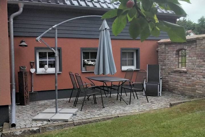 Ferienhaus für 5 Personen, mit Terrasse und Garten in Neuzelle