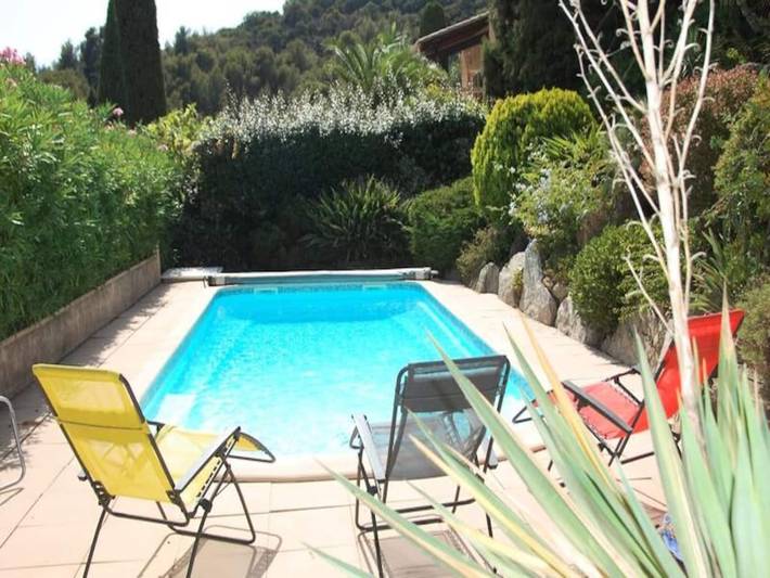 Location de vacances pour 9 personnes, avec piscine ainsi que terrasse et jardin dans Cavalière