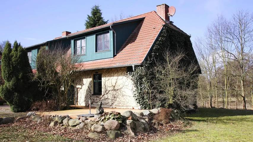 Ferienhaus für 6 Personen, mit Pool und Terrasse in Dobbin-Linstow