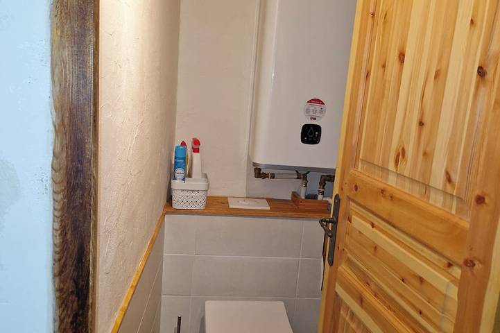 Appartement entier, Appartement 1etage de maison+2 parkings privatif.Grand balcon paisible. in Le Monêtier-les-Bains, Serre Chevalier
