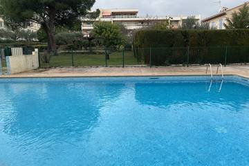 Gîte pour 3 personnes, avec jardin ainsi que piscine et terrasse dans Thalazur