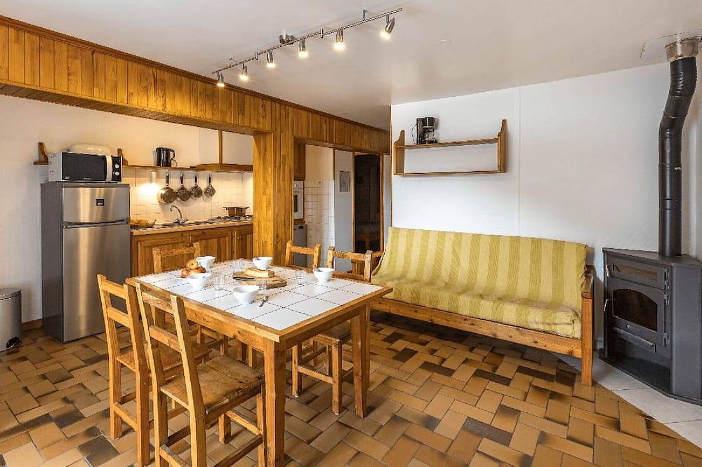 Entire apartment, Gites Simond welcomes you to Arvieux in the heart of the Queyras Regional Park, in Arvieux, Queyras