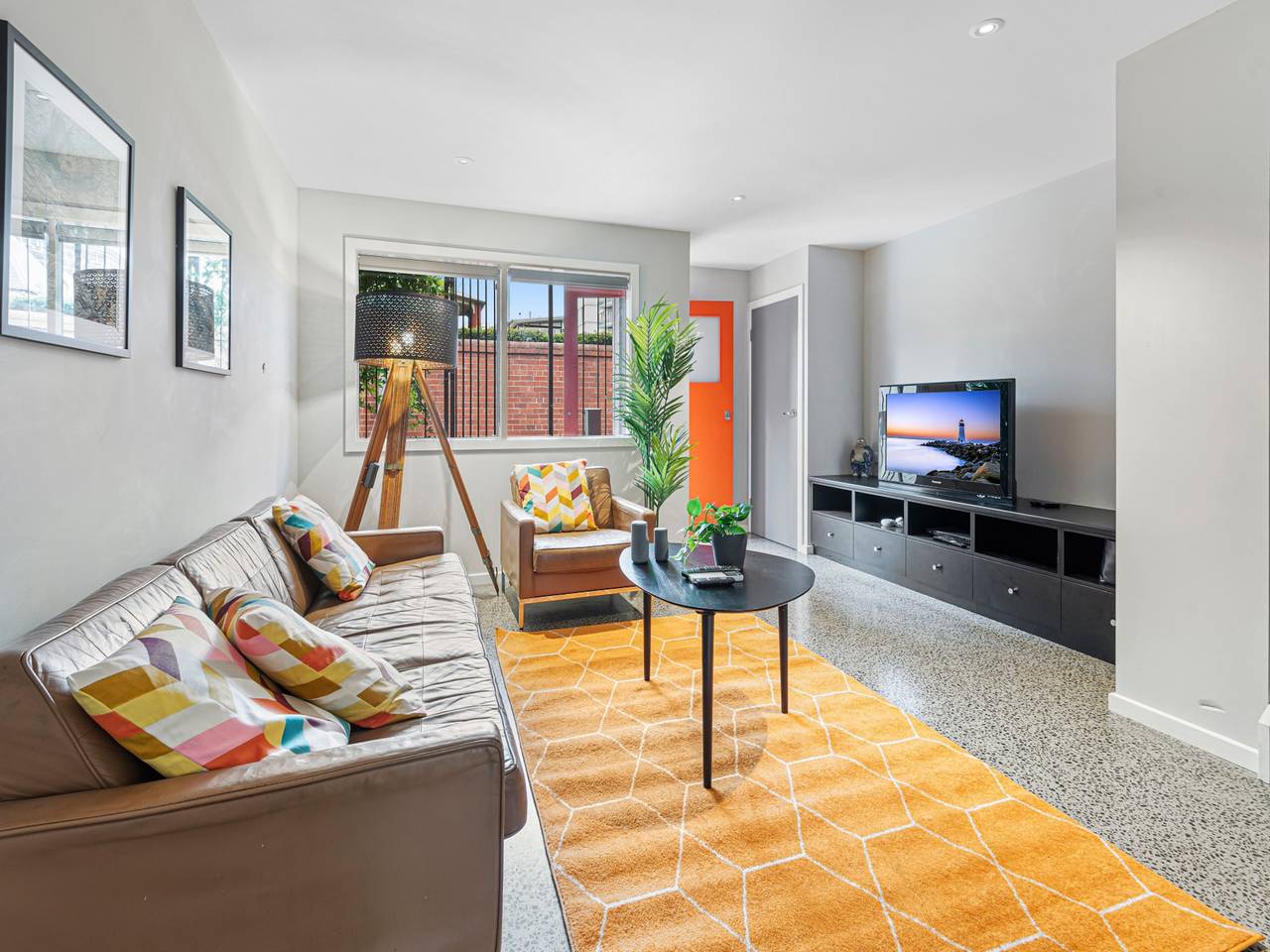 Entire apartment, Convenient Bayside Living at the Edge of the City in Port Melbourne, Melbourne