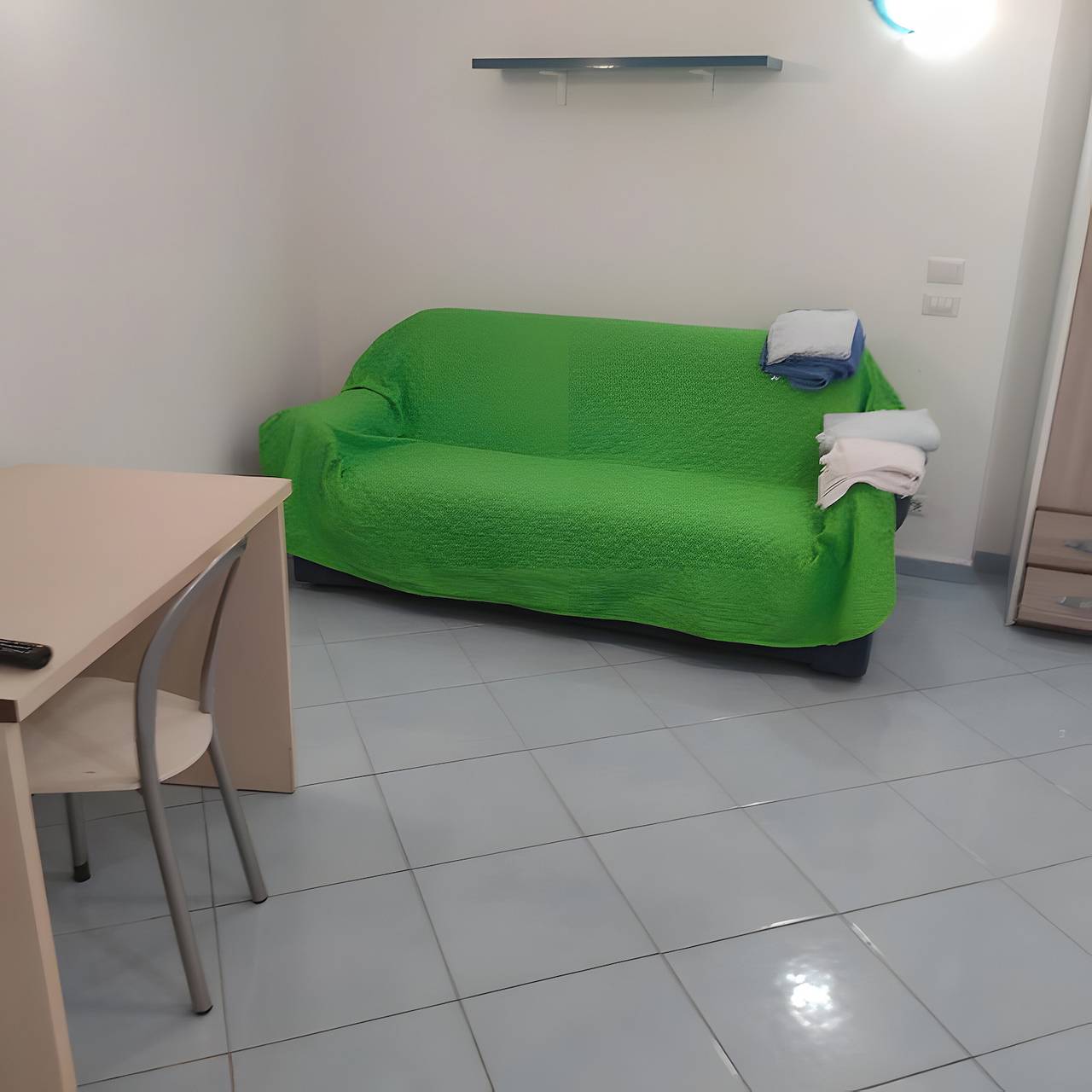 Entire apartment, Apartment '3 Vista Giardino' with Shared Garden, Wi-Fi and Air Conditioning in Ischia City, Ischia