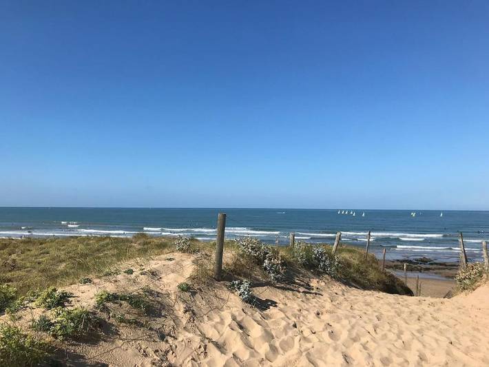Location de vacances pour 19 personnes, avec jardin et vue dans Plage des Dunes (Bretignolles-sur-Mer)