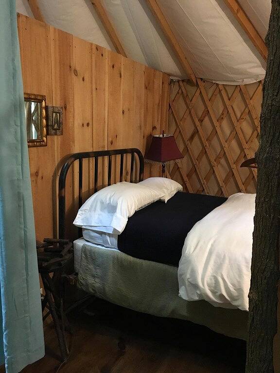 Glamping for 5 people, with terrace in Finger Lakes