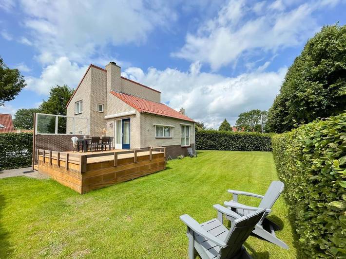 Vakantiehuis voor 6 personen, with Terras and Tuin as well as Uitzicht and Uitzicht op het meer in Langweer