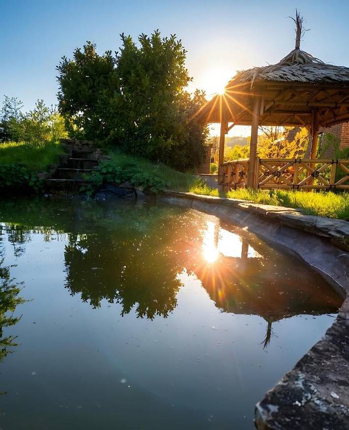 Gîte pour 2 personnes, avec vue sur le lac ainsi que jardin et vue dans Sougné-Remouchamps