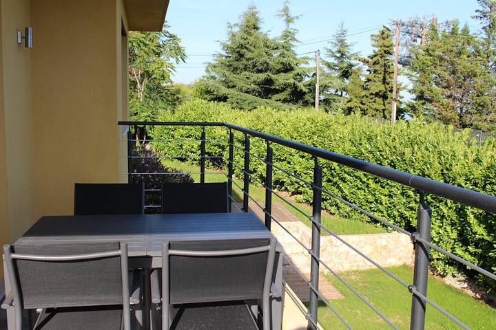 Gîte pour 4 personnes, avec terrasse et jardin