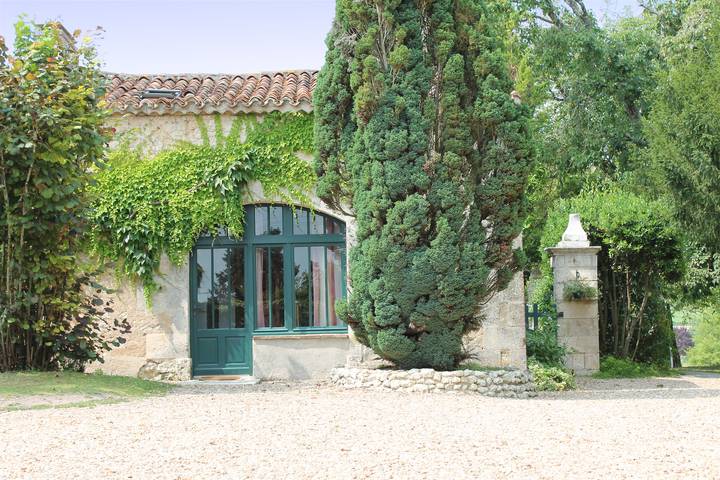 Gîte pour 3 personnes, avec piscine