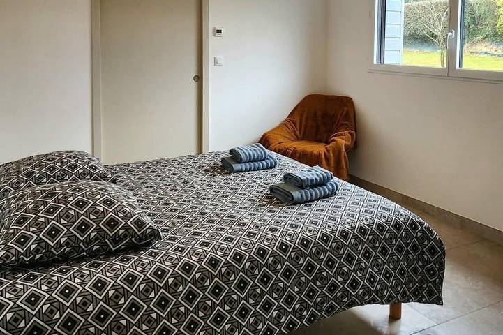 Location de vacances pour 8 personnes, avec jardin, animaux acceptés à Yvias - 2