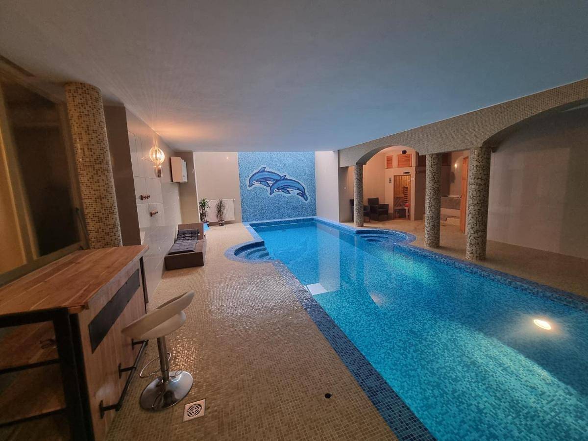 Villa in Budapest, Mittelungarn