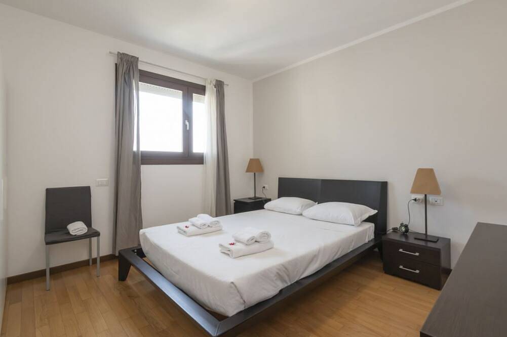 Appartamento intero, 13th Floor, Garage gratis, Metro a 200mt, giardino giochi per bambini, Bicocca in Milano, Provincia di Milano