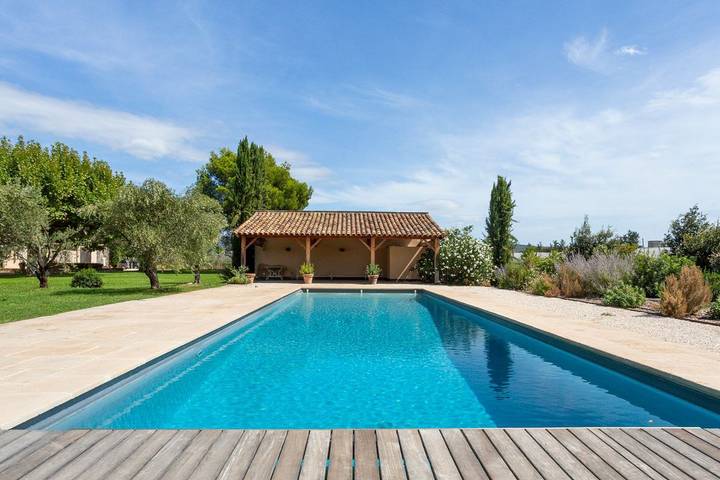 Villa pour 16 personnes, avec piscine ainsi que jardin et terrasse à L'Isle-sur-la-Sorgue - 2