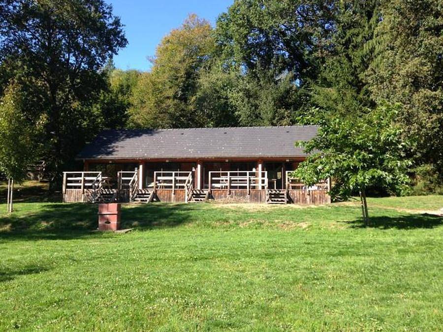 Camping Au Bois de Calais - Gîte 4 personnes - Gîte : 2 chambres dont 1 passante 4 pers in Région de Tulle