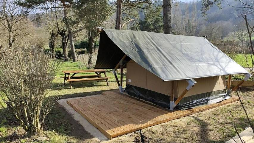Camping pour 2 personnes, avec terrasse, animaux acceptés dans Auvergne-Rhône-Alpes - 3