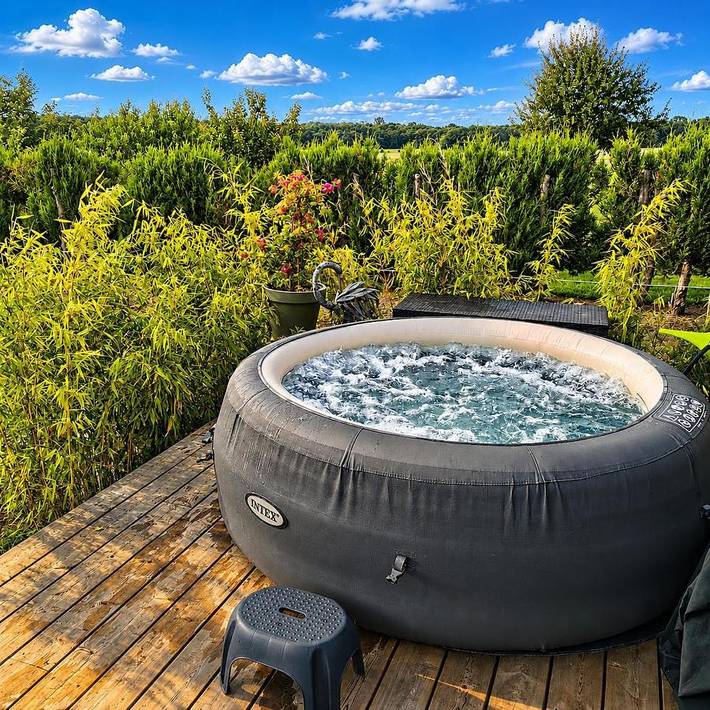 Location de vacances pour 2 personnes, avec jardin et jacuzzi, animaux acceptés dans Chambley-Bussières Air Base